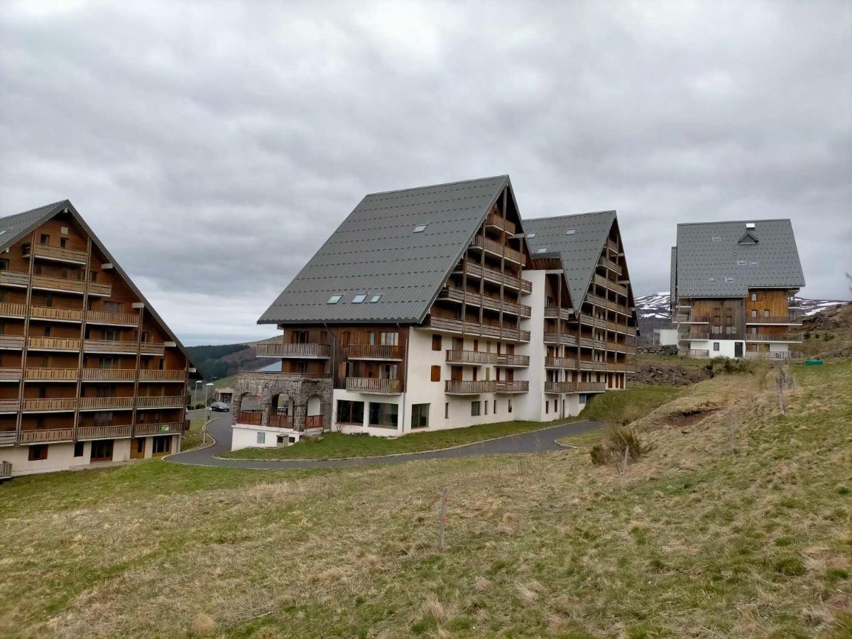 Appartement Dans Residence De Tourisme Besse-et-Saint-Anastaise Exterior foto